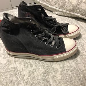 Size 9 Distressed converse wedges